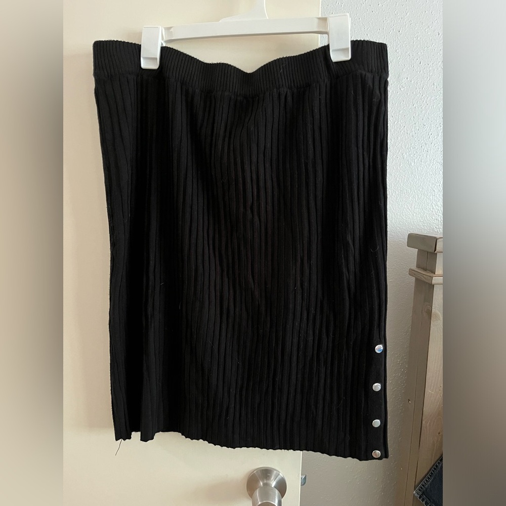 Women’s ribbed sweater midi skirt
